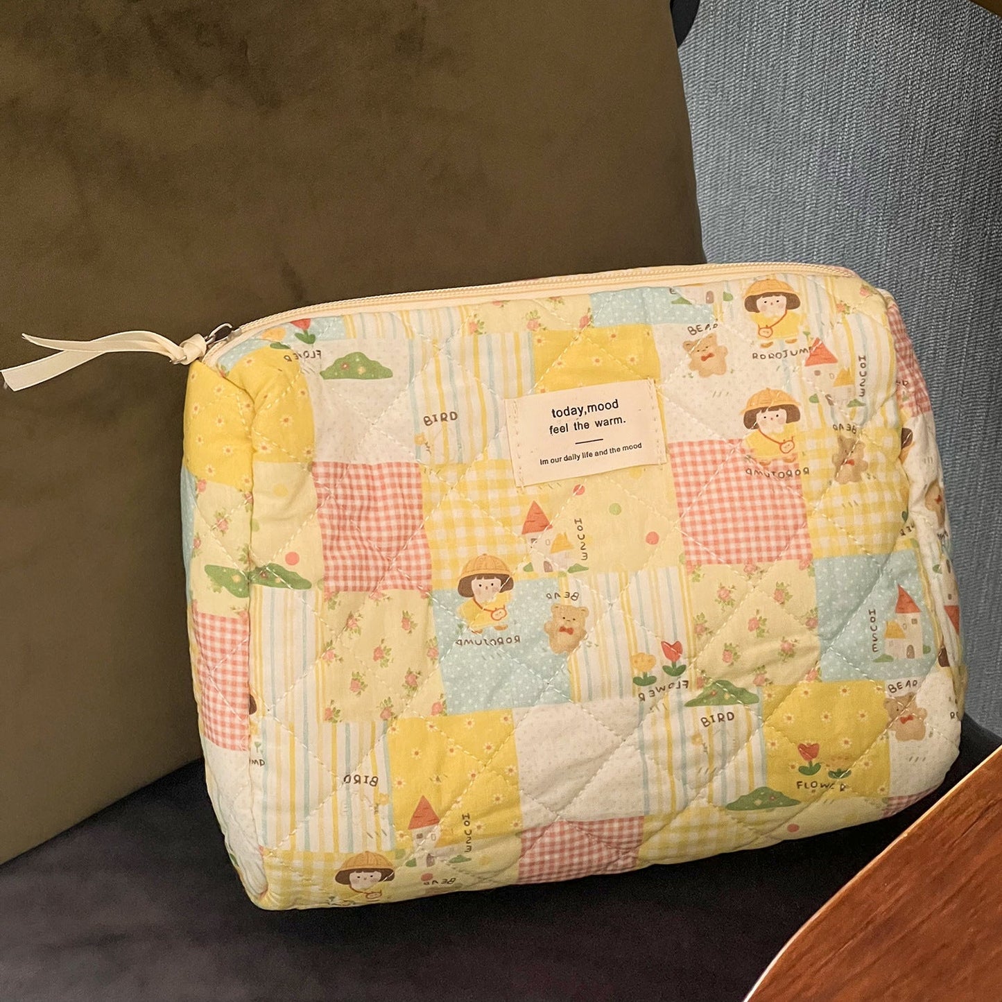 Sweet Girl Quilted Makeup Bag Large Capacity Portable Handheld Travel Pouch