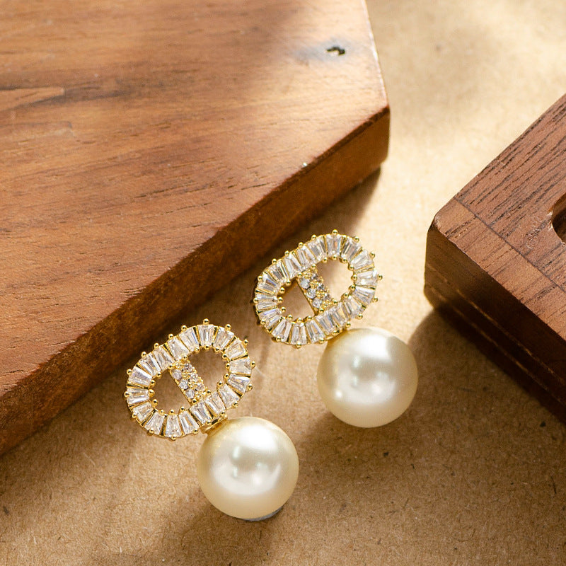 Elegant Cd Letter Pearl Stud Earrings With Rhinestones