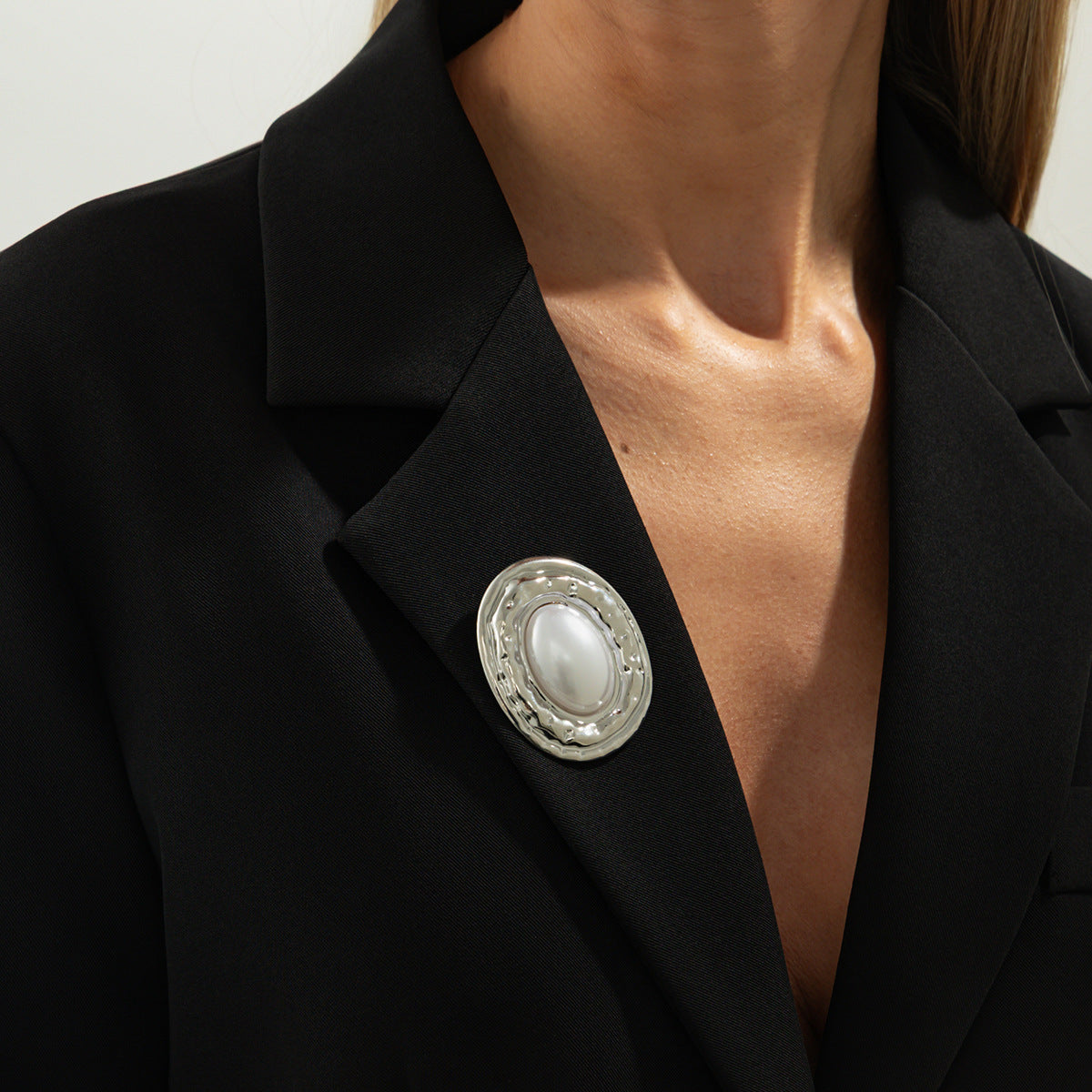 Exaggerated Irregular Metal Pleated Brooch Trendy Fashion Jacket Pin