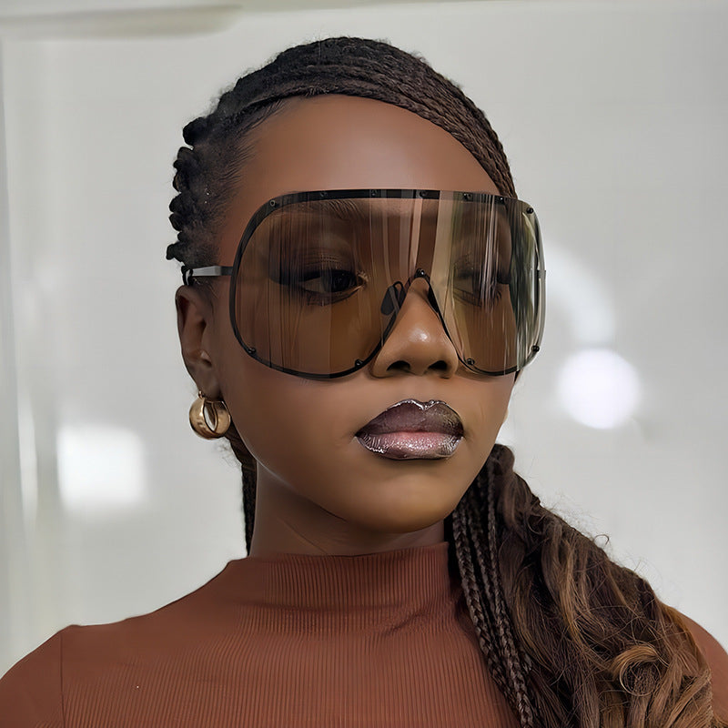 Chic Oval Frame Sunglasses UV400 Protection