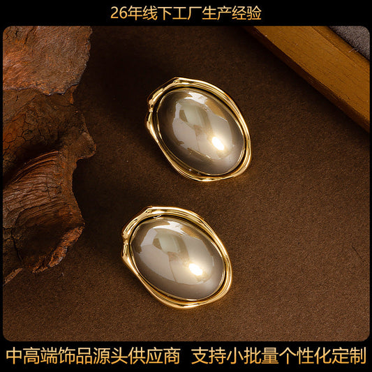 Fashionable Oval Pearl Stud Earrings With 925 Silver Posts