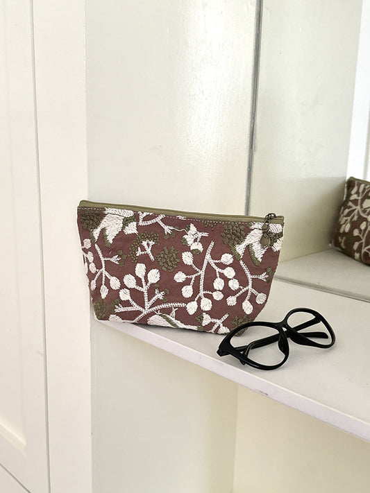 Portable Embroidered Makeup Bag Large Capacity Cosmetic Organizer