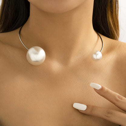 Trendy Asymmetrical Metal Circle Choker Necklace With Imitation Pearls