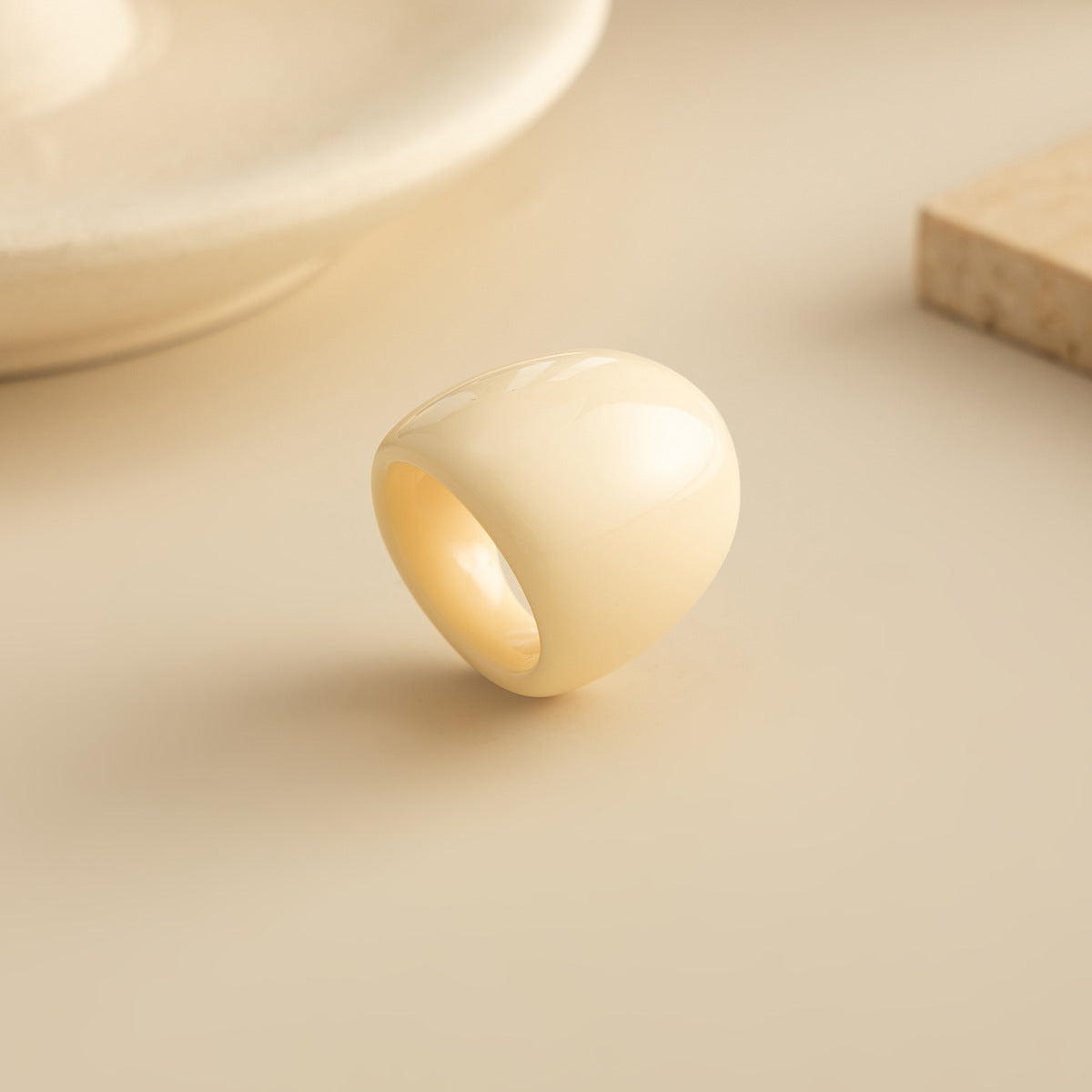 Trendy Milard Style Ombre Resin Ring For Women