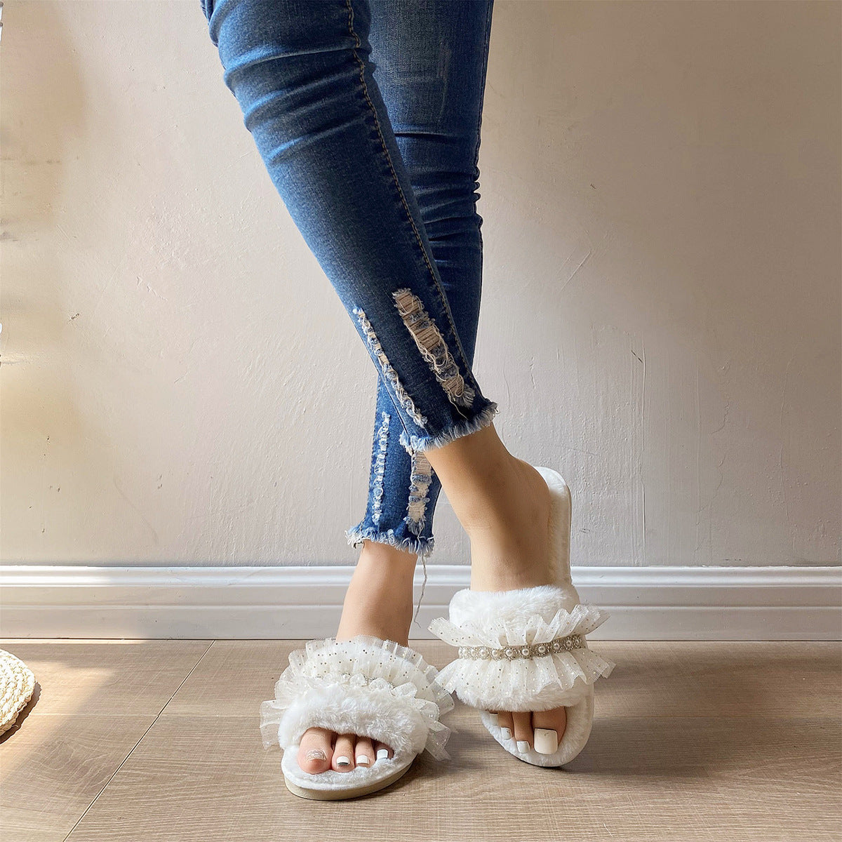 Rhinestone Lace Pearl Plush Slippers