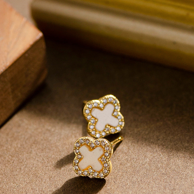 Charming Clover Stud Earrings Elegant Floral Design Silver Needle Earrings