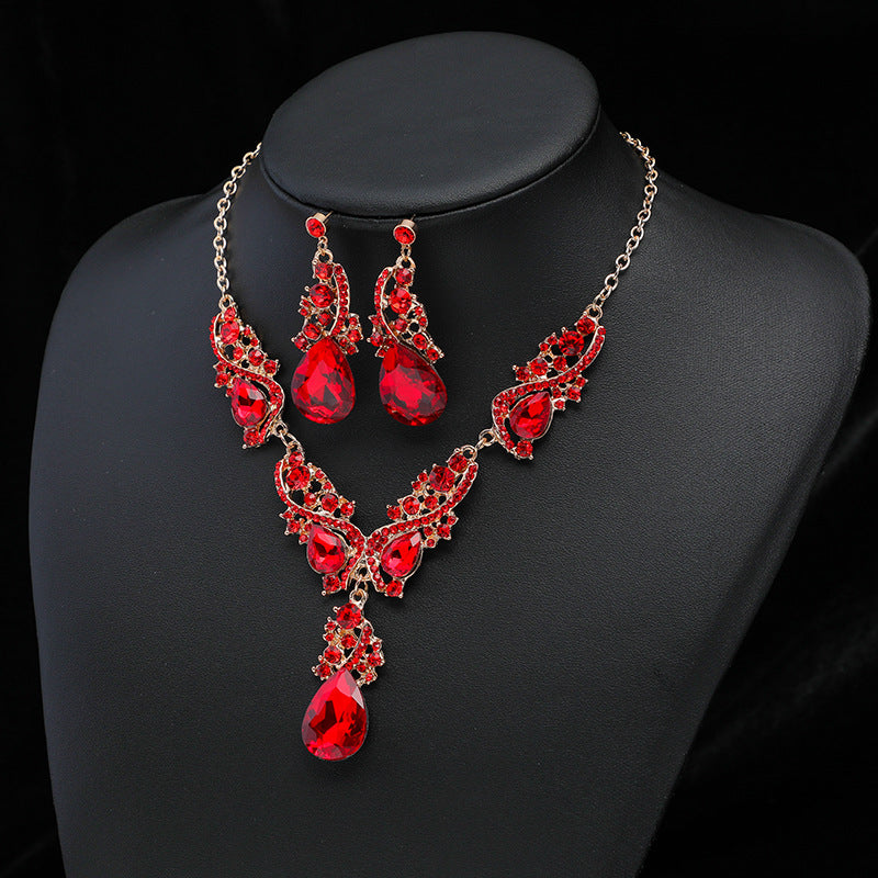 Exaggerated Vintage Necklace and Earring Set