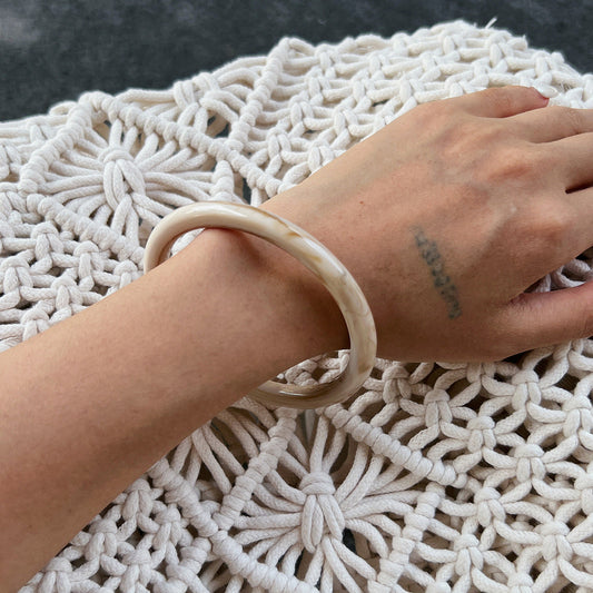Irregular Geometric Ombre Acrylic Wide Bracelet Stylish Resin Thin Bangle
