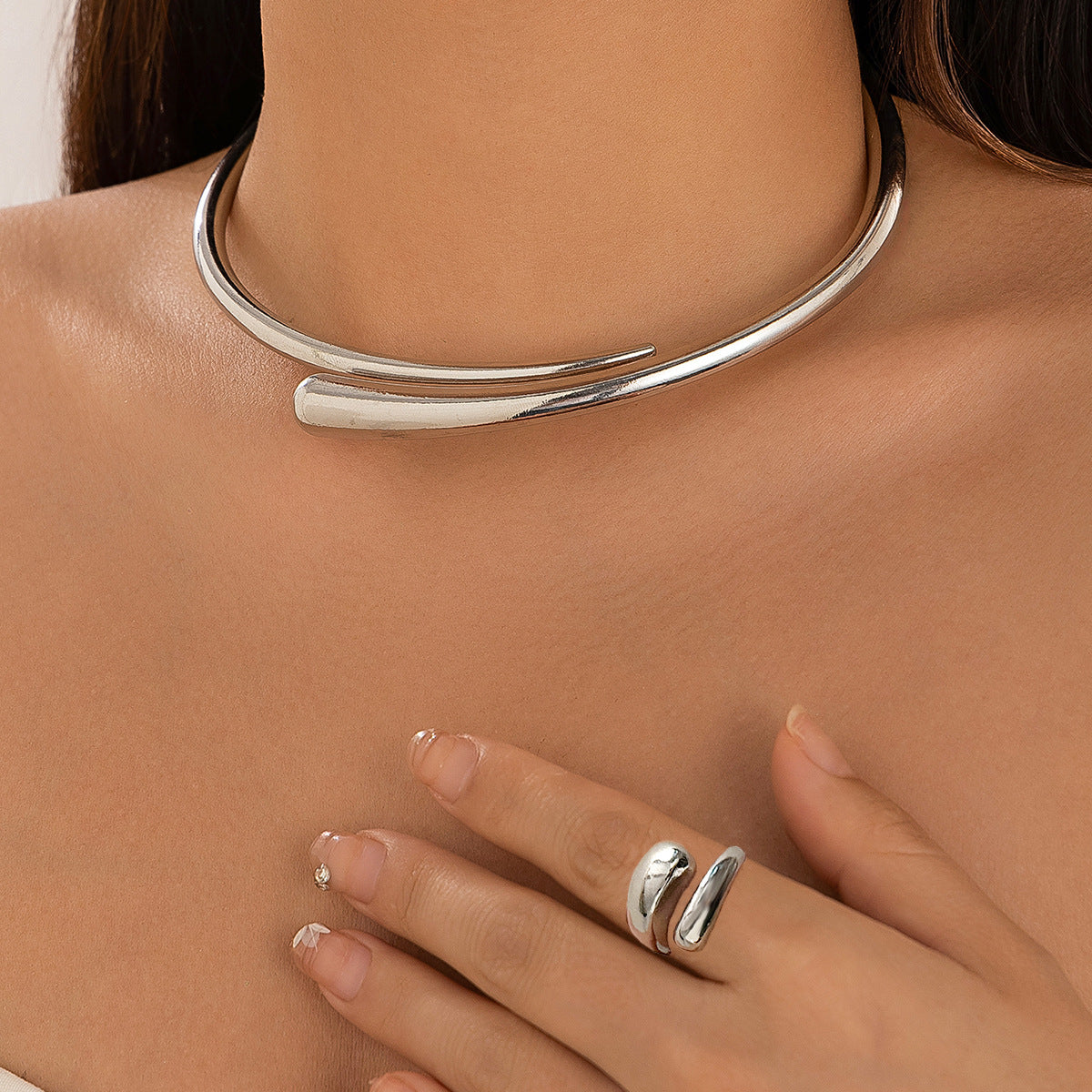 Geometric Metal Spring-Open Choker Necklace And Bracelet Set