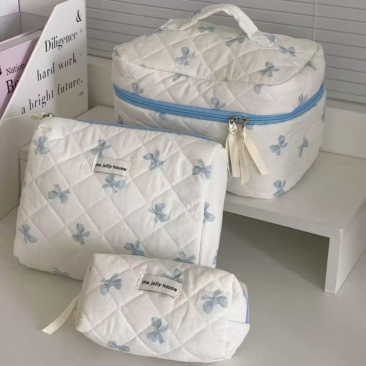 Bow Flower Large Capacity Makeup Bag Vintage Quilted Toiletry Pouch