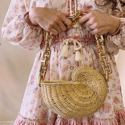 Woven Straw Woven Bag Shell Shape Rattan Woven Bag Personalized Acrylic Chain Shoulder Bag