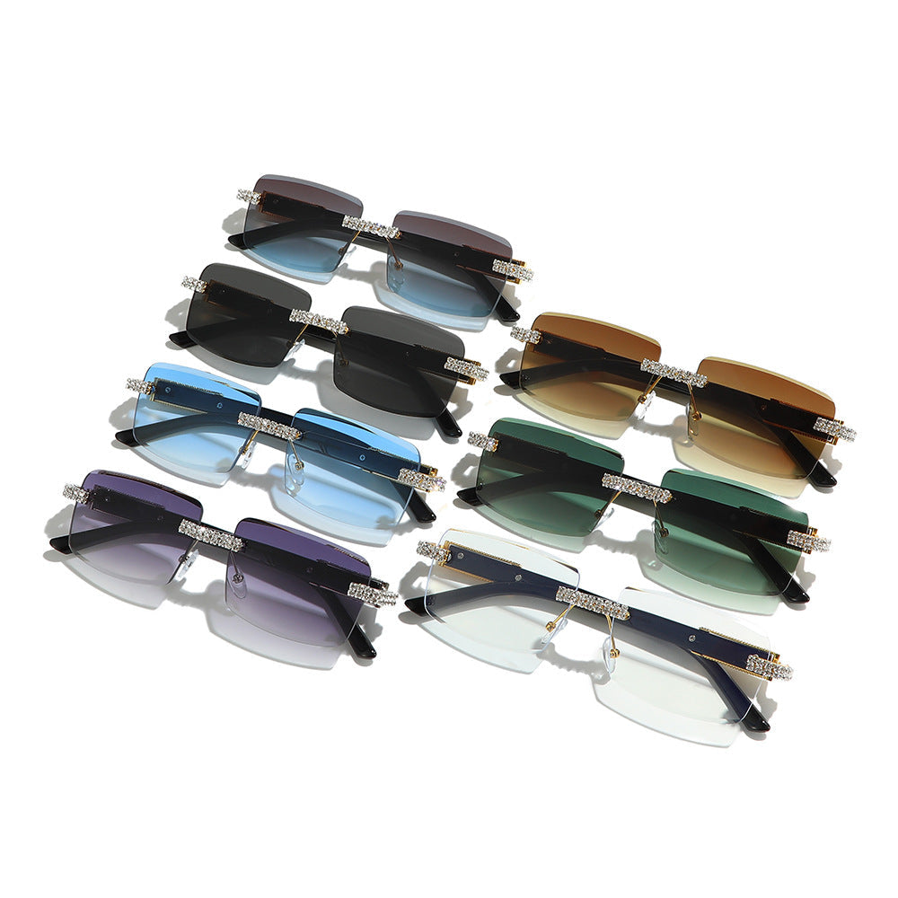 Fashionable Square Sunglasses with Diamond Cut Edges and UV400 Protection