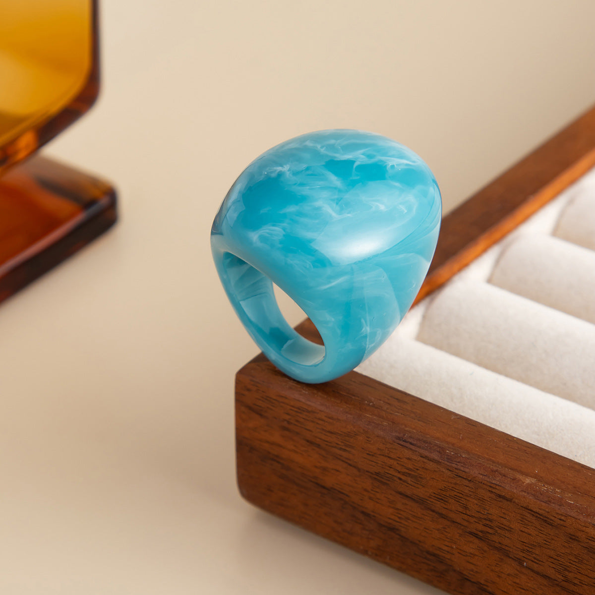 Trendy Milard Style Ombre Resin Ring For Women