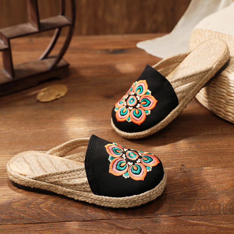 Creative Rural Retro Ethnic Style Embroidered Slippers Women Multicolor Soft And Comfortable Sandals