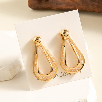 Wrinkled Floral Earrings With Geometric Design And Pearl Accents
