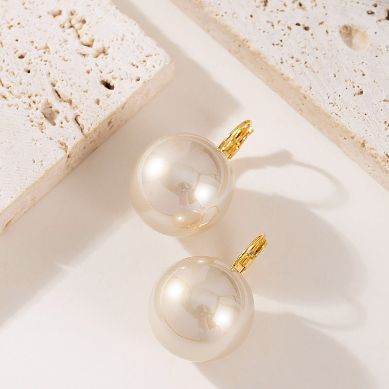 Chic Elegant Pearl Stud Earrings Geometric Design