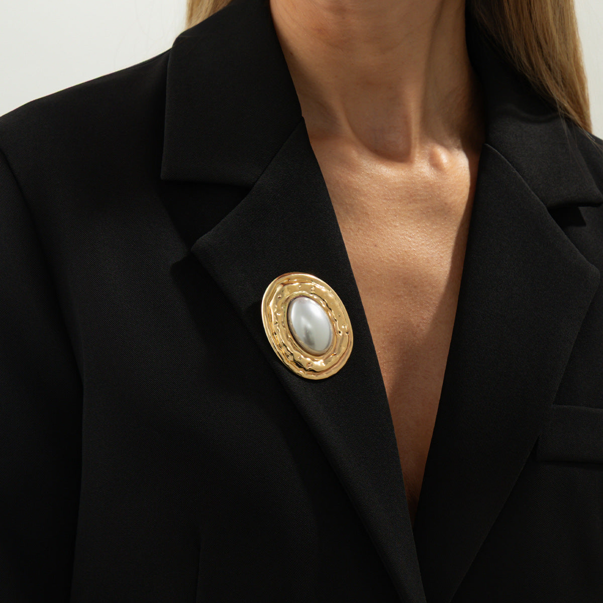 Exaggerated Irregular Metal Pleated Brooch Trendy Fashion Jacket Pin