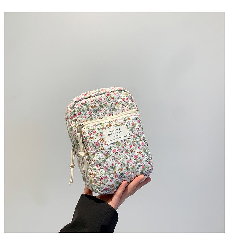 Flower Print Large Capacity Quilted Makeup Bag