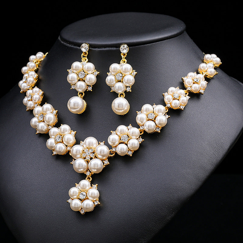 Elegant Pearl Necklace and Earring Set - Vintage Design