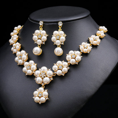 Elegant Pearl Necklace and Earring Set - Vintage Design