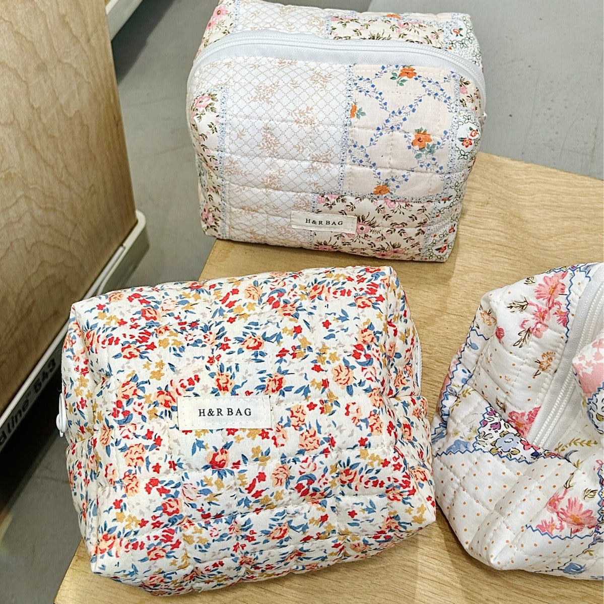 Floral Print Plaid Portable Cosmetic Bag