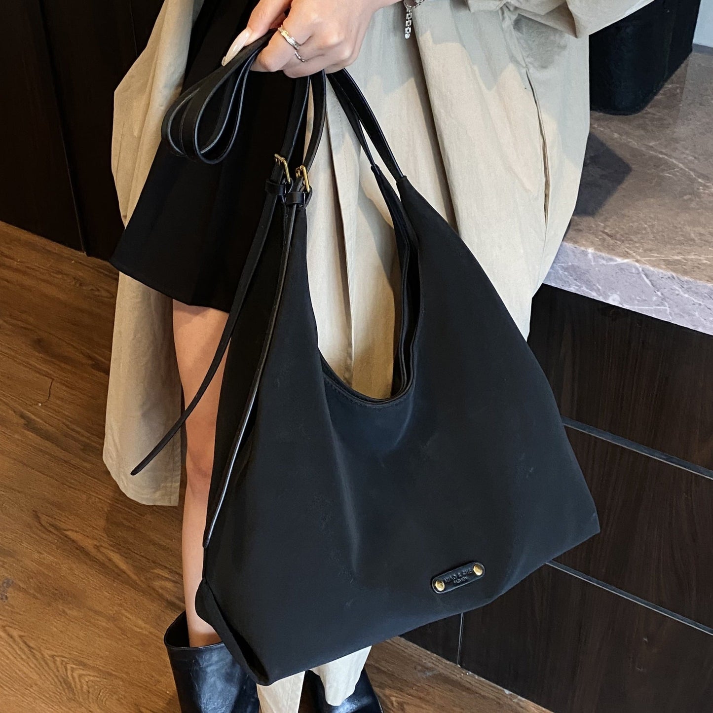 Fashionable Large Tote Bag For Women - Casual PU Shoulder Bag