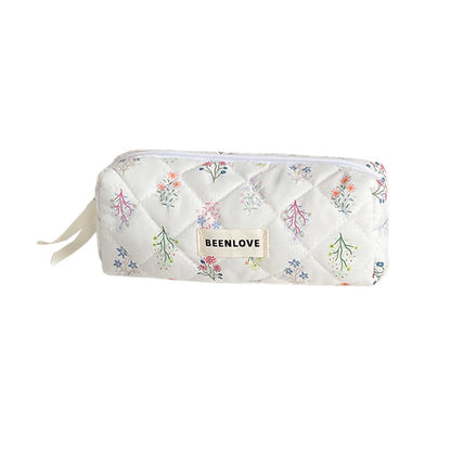 Simple Flower Print Quilted Portable Makeup Bag
