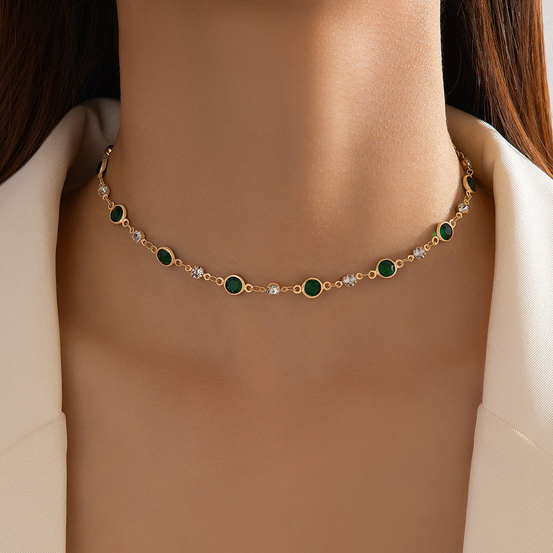 Trendy Minimalist Beaded Necklace With Resin Pendant