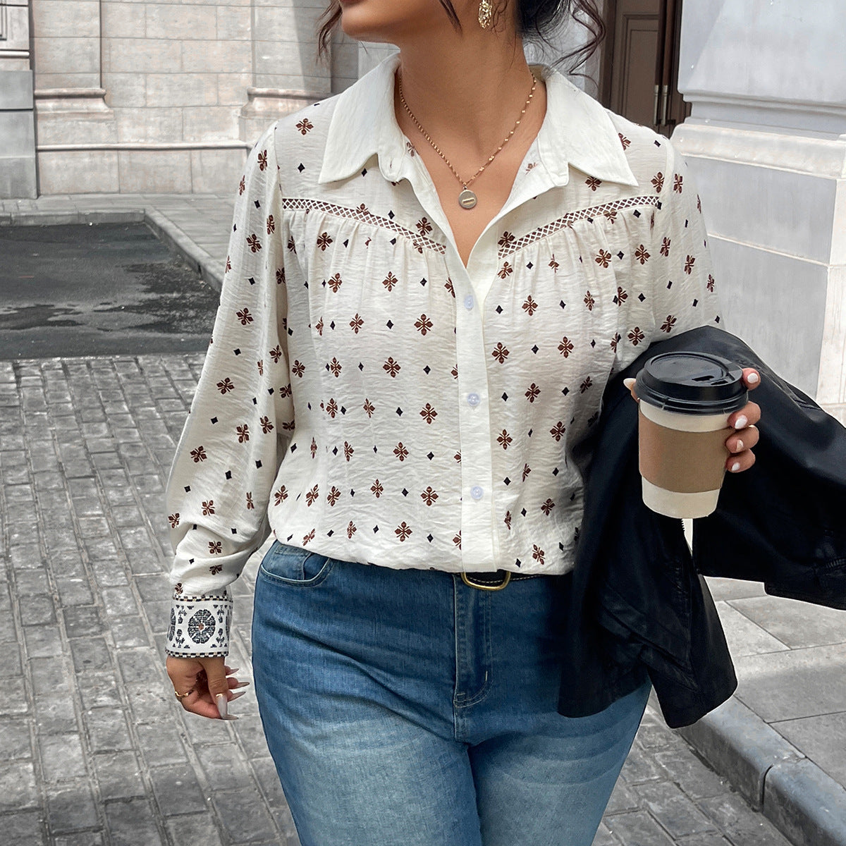 Chic Women's Blouse With Floral Print And Lace Detail