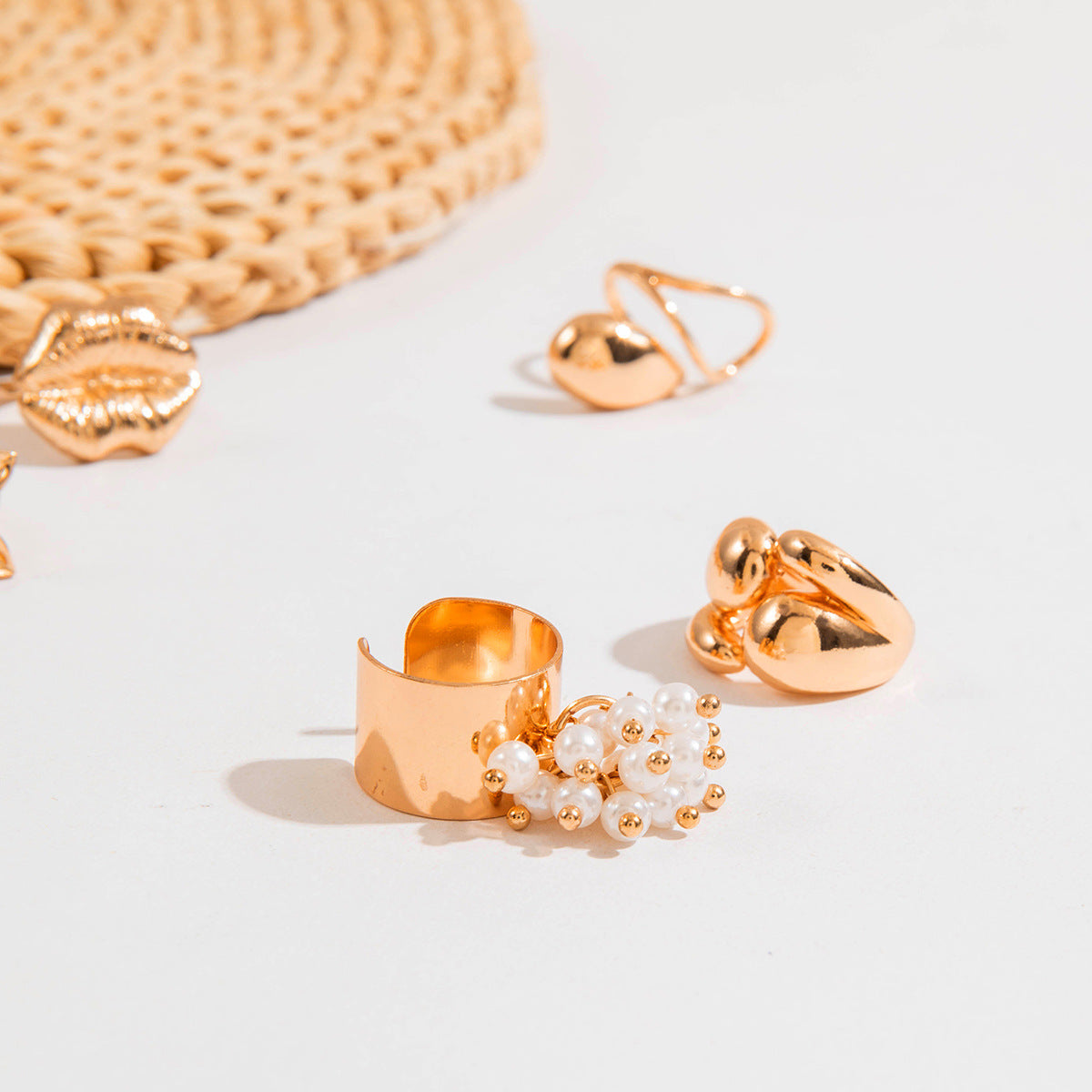 Geometric Statement Lip Alloy Pearl Ring Set