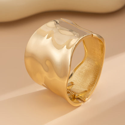 Liquid Metal Pleated Bracelet Trendy Spring Bracelet for Women