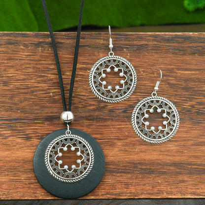 Trendy Geometric Earrings With Classic Black Wood Pendant