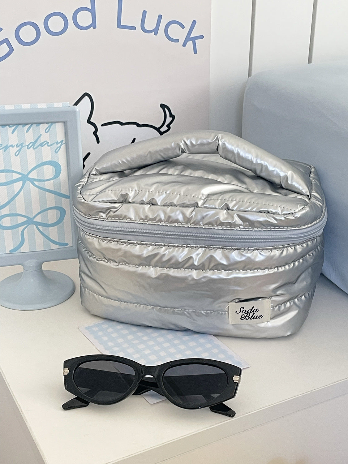 Portable Waterproof Makeup Bag Large Capacity Simple Design