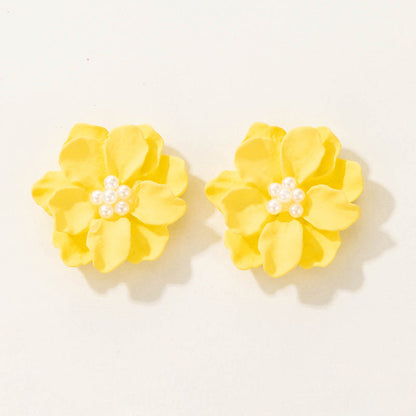 Chic Floral Pearl Earrings Stylish Alloy Flower Studs