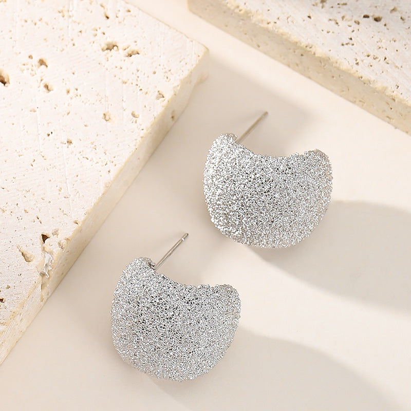 Chic Letter C Stud Earrings Elegant Gold-Plated Design