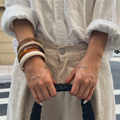 Minimalist Resin Texture Circle Bangle Stylish Commuter Bracelet