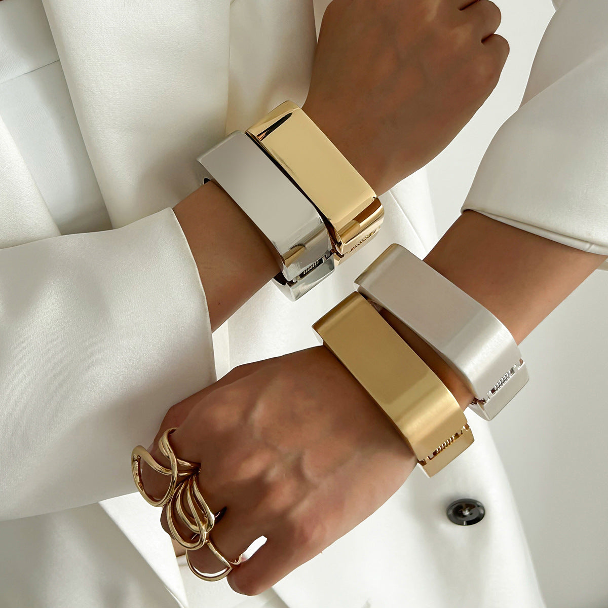 Metallic Spring Bangle Bracelet Stylish Geometric Design For Women