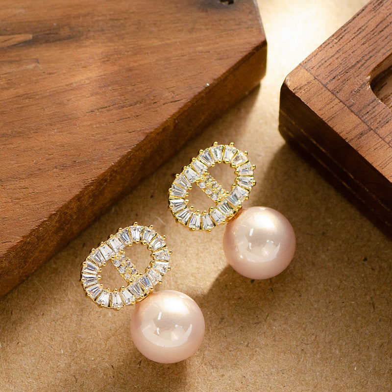 Elegant Cd Letter Pearl Stud Earrings With Rhinestones