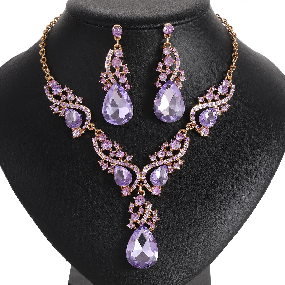 Exaggerated Vintage Necklace and Earring Set