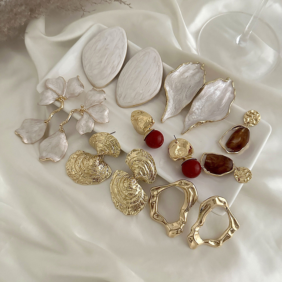 Chic White Petal Leaf Drop Earrings Geometric Resin Jewelry