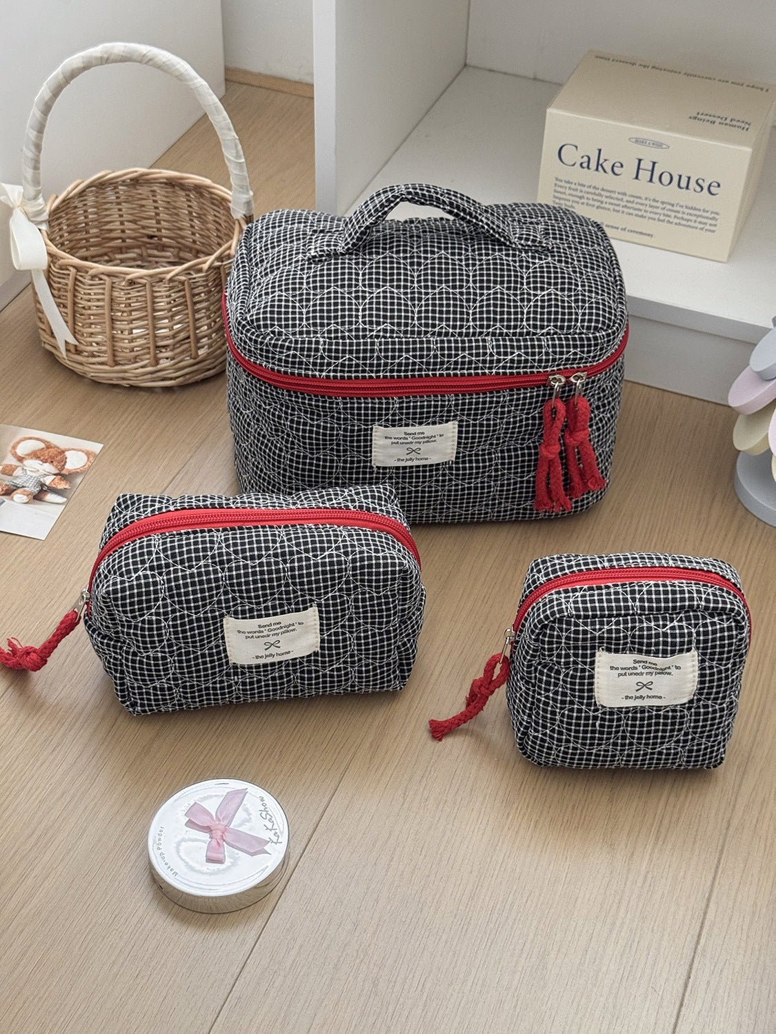 Color Block Heart Plaid Quilted Makeup Bag