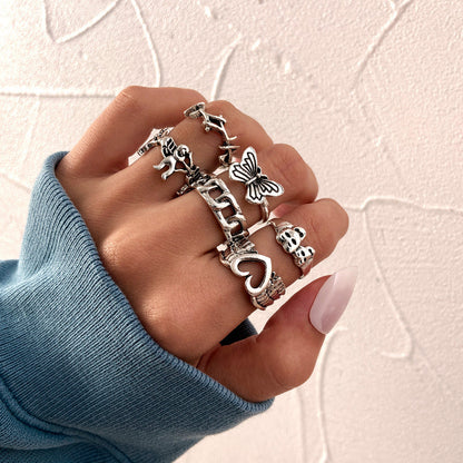 9-Piece Set Of Vintage Crying Face Rings, Playing Card Rings, Hollowed Out Love Rings, Daisy Rings, Alloy Chain Rings