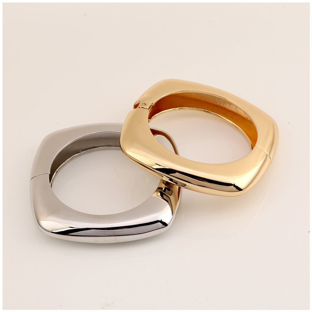 Stylish Chunky Wide Bangle Bracelet
