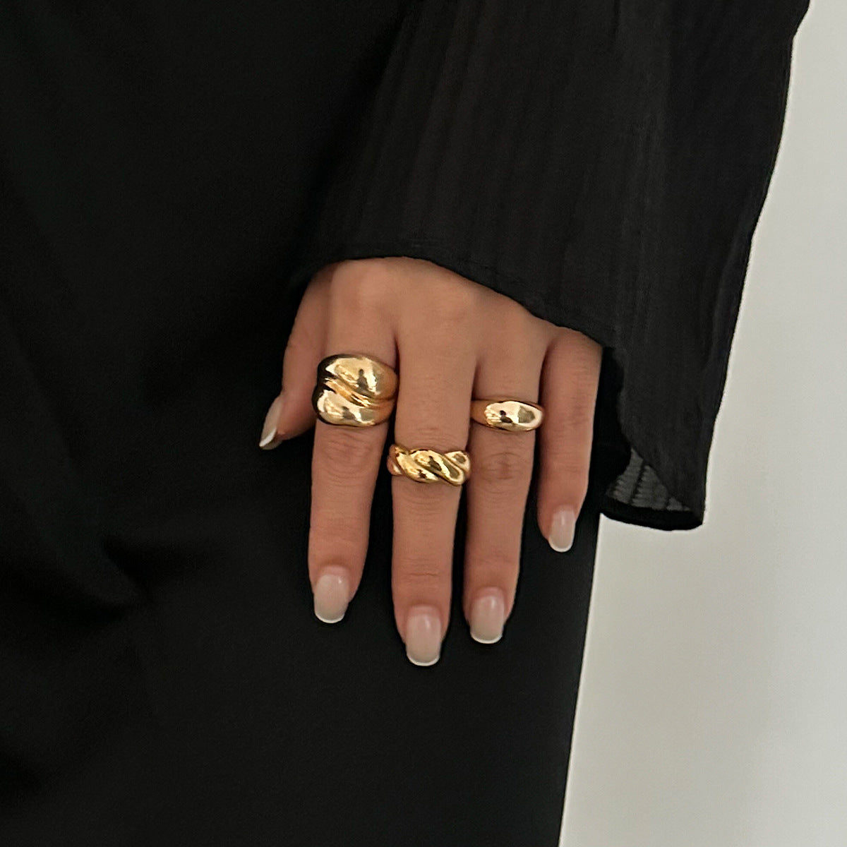Geometric Open-Cable Ring With Baroque Pearl