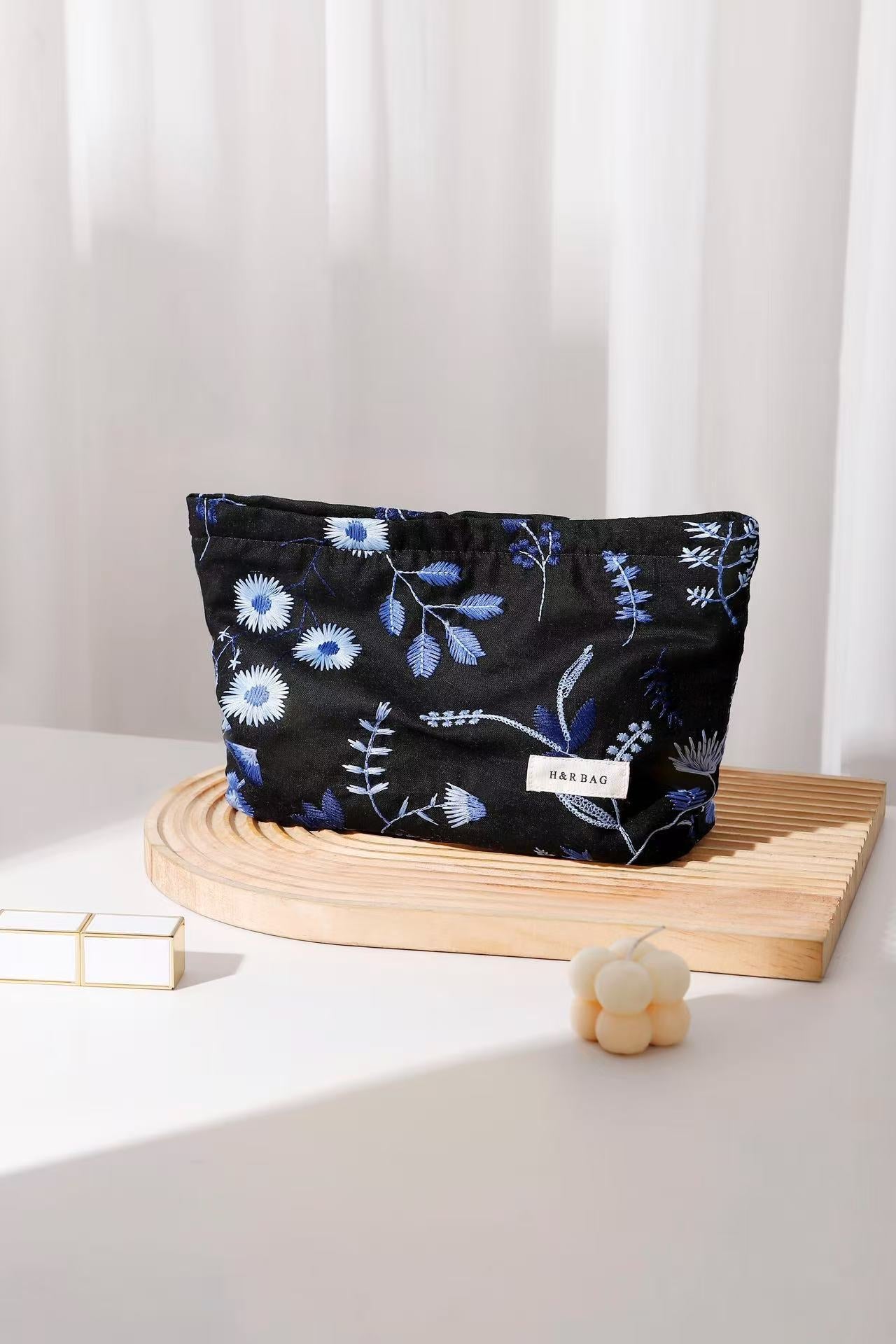 Minimalist Portable Floral Print Makeup Bag
