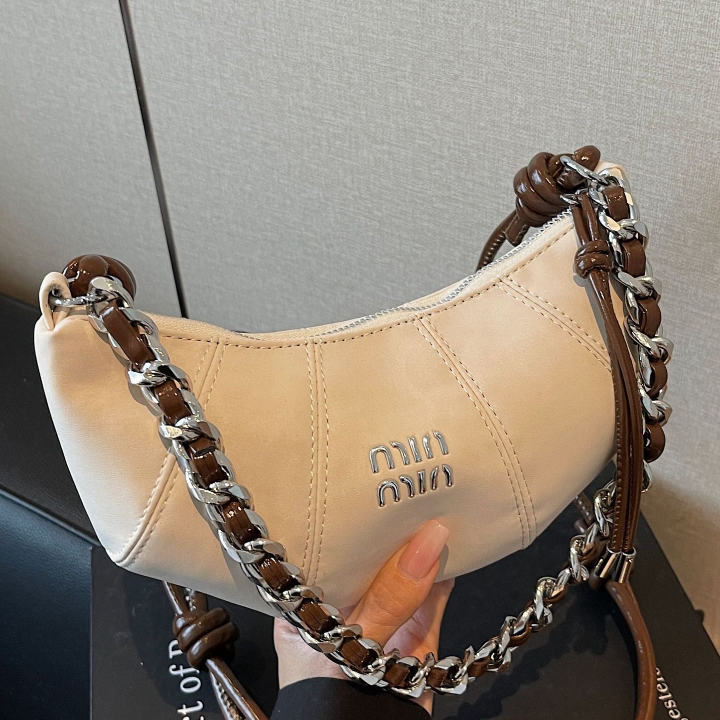 Vintage-Inspired Horn Handbag Stylish Crossbody Bag for Women