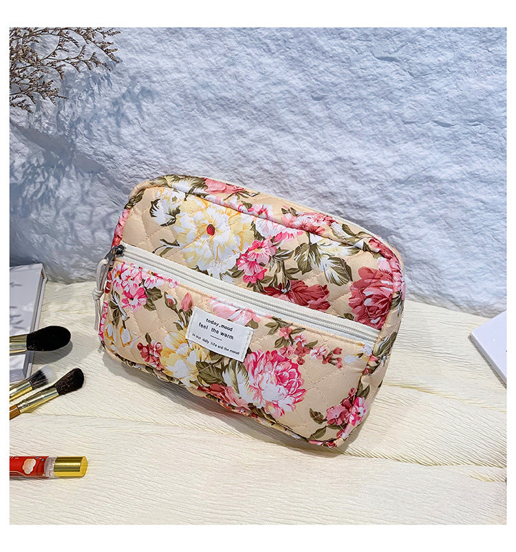 Flower Print Large Capacity Quilted Makeup Bag