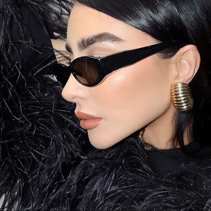Trendy Oval Frame UV400 Sunglasses for Outdoor Activities