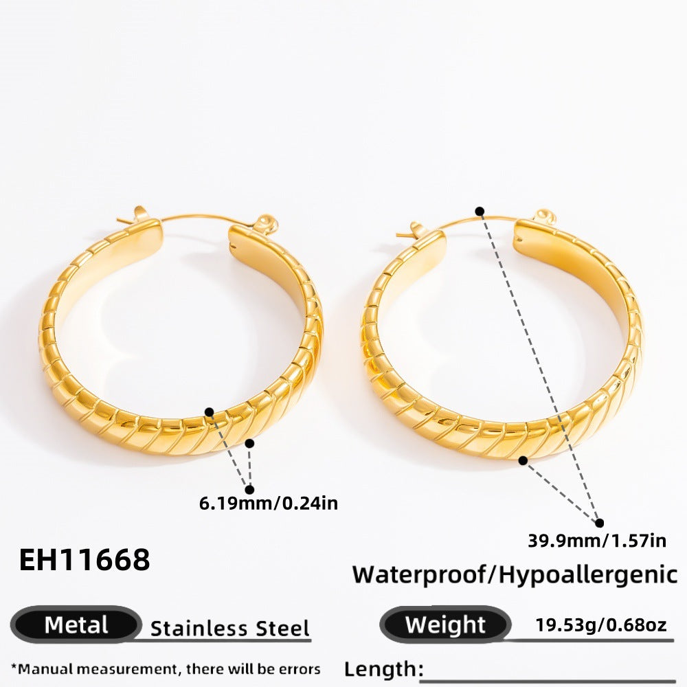 Fashionable Titanium Steel Heart Shaped Earrings with 18K Gold Plating