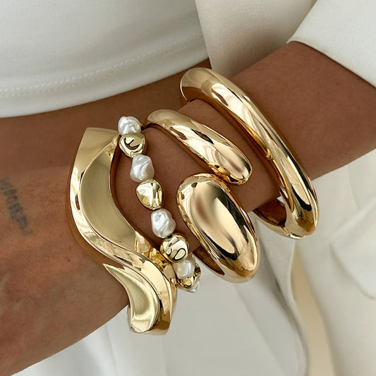 Trendy Metal Droplet Bracelet With Irregular Faux Pearl Accents